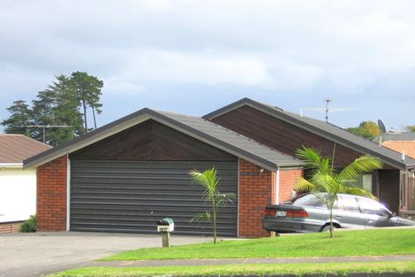 Photo of property in 143 Botany Road, Botany Downs, Auckland, 2010