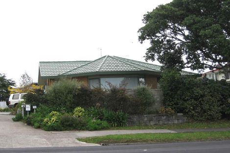 Photo of property in 336 Te Atatu Road, Te Atatu South, Auckland, 0610