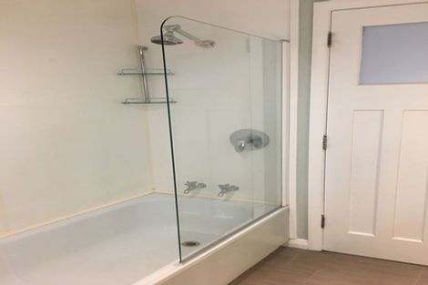 Photo of property in 9 Herald Terrace, Berhampore, Wellington, 6023