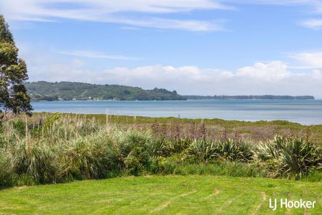 Photo of property in 61 Athenree Road, Athenree, 3177