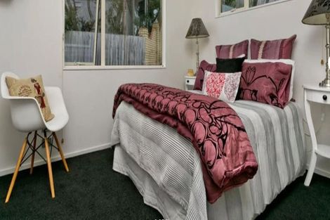 Photo of property in 1/48a Exmouth Road, Northcote, Auckland, 0627