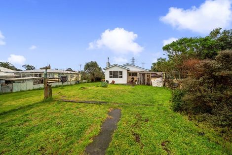 Photo of property in 38 Paritutu Road, Spotswood, New Plymouth, 4310