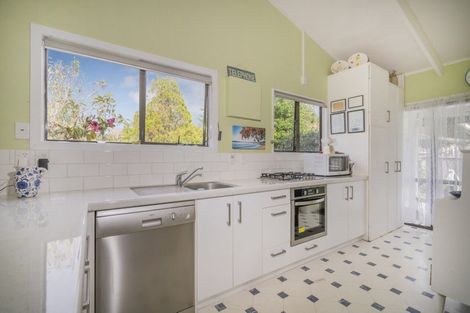 Photo of property in 10a Parkland Place, Whitianga, 3510