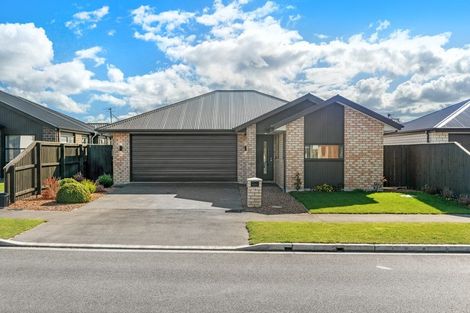 Photo of property in 16 Helen Place, Halswell, Christchurch, 8025