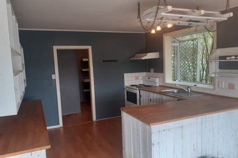 Photo of property in 32 Castle Crescent, Stokes Valley, Lower Hutt, 5019