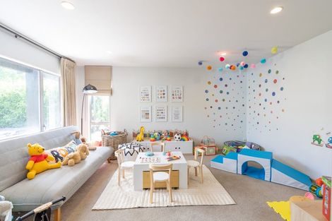 Photo of property in 1 Holden Way, Fitzherbert, Palmerston North, 4471