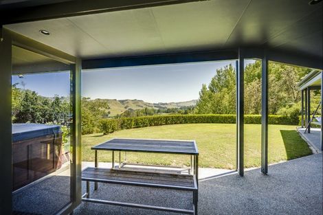 Photo of property in 35 Raratu Road, Kahuranaki, Havelock North, 4295