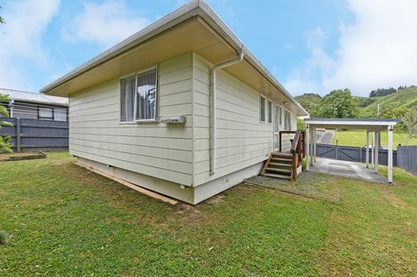 Photo of property in 16 Oaklands Grove, Clouston Park, Upper Hutt, 5018