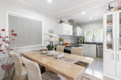 Photo of property in 2/13 Templeton Place, Clendon Park, Auckland, 2103