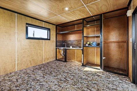 Photo of property in 84 Glover Road, Hawera, 4610