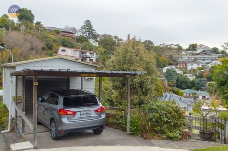 Photo of property in 13 Denholm Road, Hospital Hill, Napier, 4110