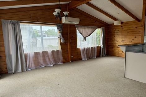 Photo of property in 28a Sandgate Avenue, Botany Downs, Auckland, 2010