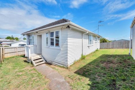 Photo of property in 12 Igloo Place, Red Hill, Papakura, 2110