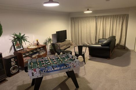 Photo of property in 2/100 Titirangi Road, New Lynn, Auckland, 0600