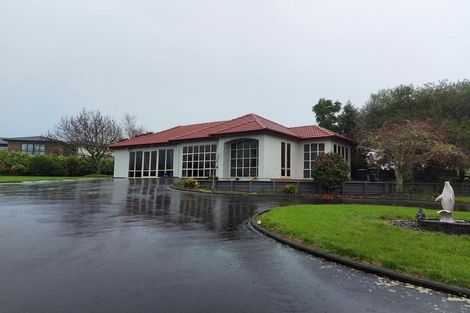 Photo of property in 17 Burgundy Park Avenue, Henderson, Auckland, 0612