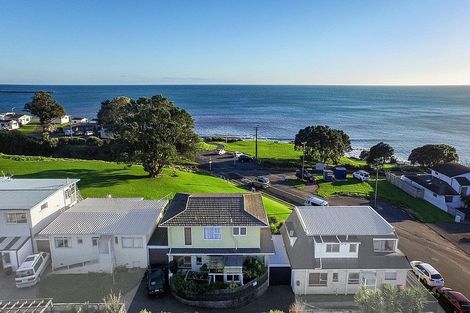 Photo of property in 2/6 Belt Road, Moturoa, New Plymouth, 4310