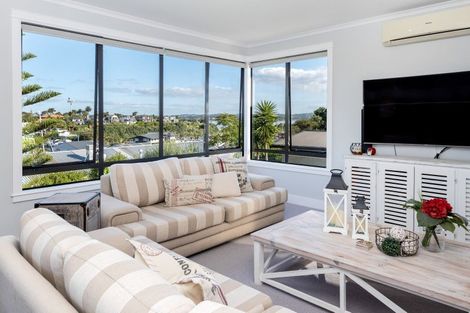 Photo of property in 103 Pine Harbour Parade, Beachlands, Auckland, 2018