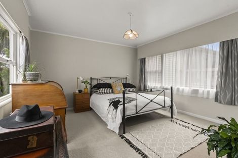 Photo of property in 19 Merani Street, Narrow Neck, Auckland, 0622