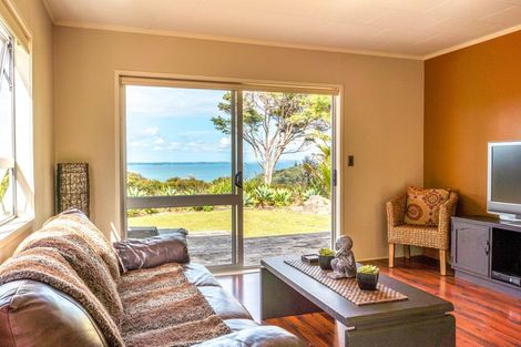 Photo of property in 50 Carsons Road, Waiheke Island, 1971