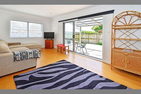 Photo of property in 6 Gills Avenue, Papakura, 2110