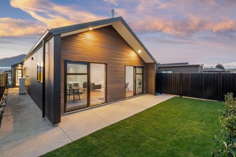 Photo of property in 51 Gillespie Street, Lake Hawea, 9382