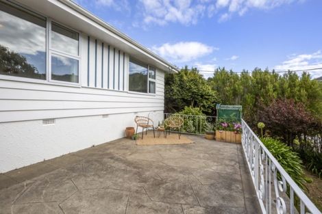 Photo of property in 3 Larsen Crescent, Tawa, Wellington, 5028