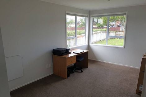 Photo of property in 33 Vodanovich Road, Te Atatu South, Auckland, 0610