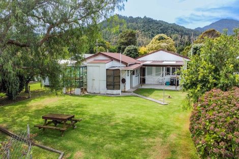 Photo of property in 35 West Crescent, Te Puru, Thames, 3575