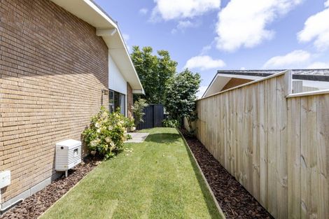 Photo of property in 2/21 Fulford Street, New Plymouth, 4310