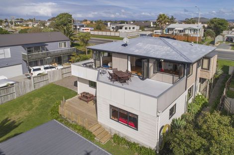 Photo of property in 1119 Papamoa Beach Road, Papamoa Beach, Papamoa, 3118