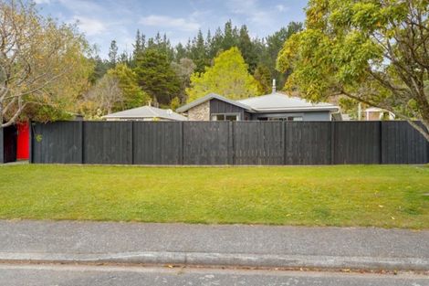 Photo of property in 186 Plateau Road, Te Marua, Upper Hutt, 5018