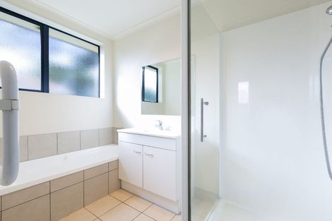Photo of property in 12 Magnolia Drive, Waiuku, 2123