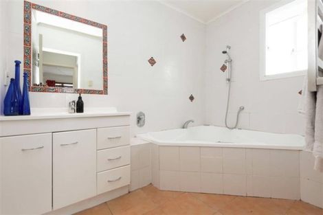 Photo of property in 214 Moore Street, Howick, Auckland, 2014