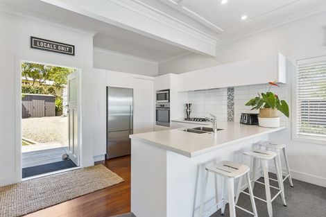 Photo of property in 45 Kiwi Esplanade, Mangere Bridge, Auckland, 2022