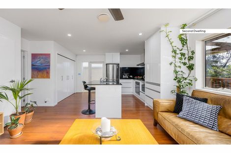 Photo of property in 5 Woodvale Road, Glen Eden, Auckland, 0602