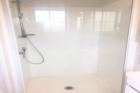 Photo of property in 8a Diosma Place, Botany Downs, Auckland, 2010