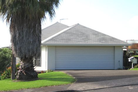 Photo of property in 126 Beach Road, Te Atatu Peninsula, Auckland, 0610