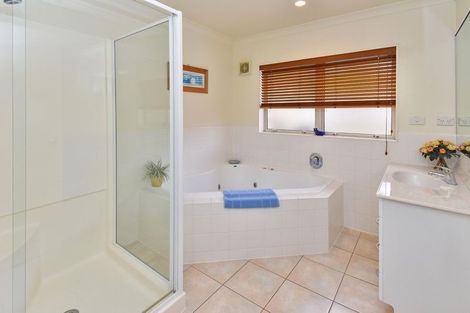 Photo of property in 22 Manara Place, The Gardens, Auckland, 2105