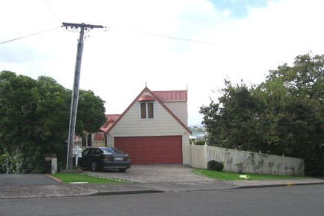 Photo of property in 2/20 Colonial Road, Birkenhead, Auckland, 0626