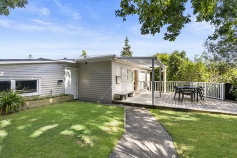 Photo of property in 8 Shanaway Rise, Hillcrest, Auckland, 0627