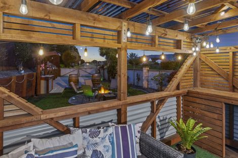 Photo of property in 170 Guildford Drive, Paraparaumu Beach, Paraparaumu, 5032