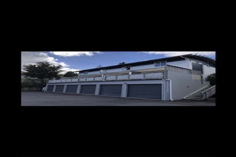 Photo of property in 2f/20 Ian Marwick Place, Birkenhead, Auckland, 0626