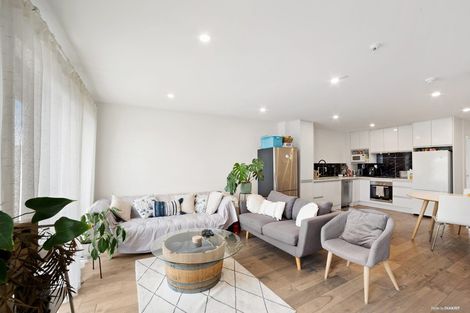 Photo of property in 18 Peony Mews, Oteha, Auckland, 0632