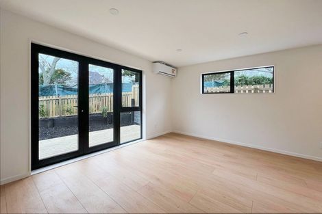Photo of property in 2/5 Peverill Crescent, Papatoetoe, Auckland, 2025