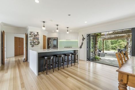 Photo of property in 210 Oraha Road, Kumeu, 0892