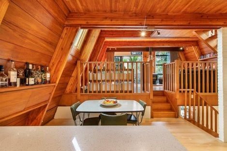 Photo of property in 36 Titirangi Beach Road, Titirangi, Auckland, 0604