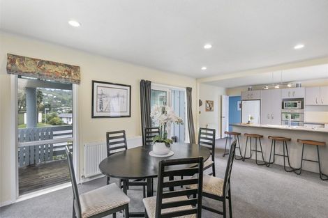 Photo of property in 6 John Witton Drive, Crofton Downs, Wellington, 6035