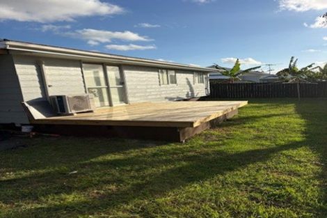 Photo of property in 2/30 Kennington Drive, Clendon Park, Auckland, 2103