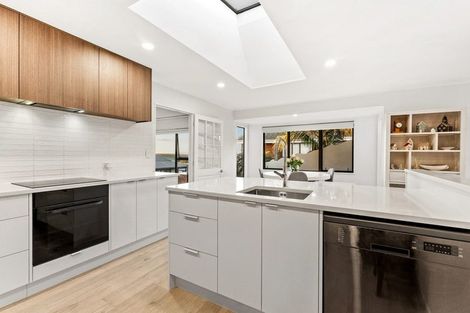 Photo of property in 8 Brixton Road, Manly, Whangaparaoa, 0930