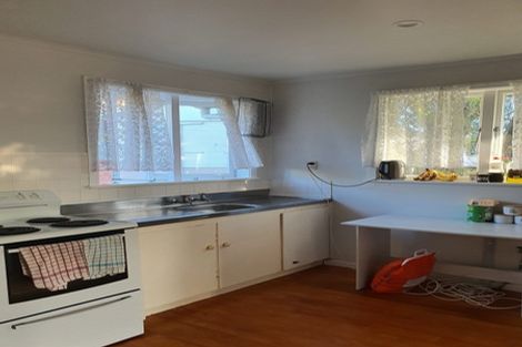 Photo of property in 2/298 Rangatira Road, Beach Haven, Auckland, 0626